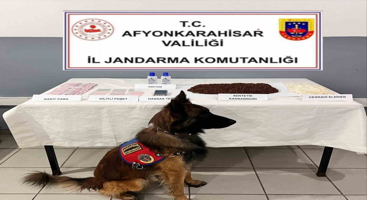 Aseton ve tütünle uyuşturucu yapan 2 kişi tutuklandı