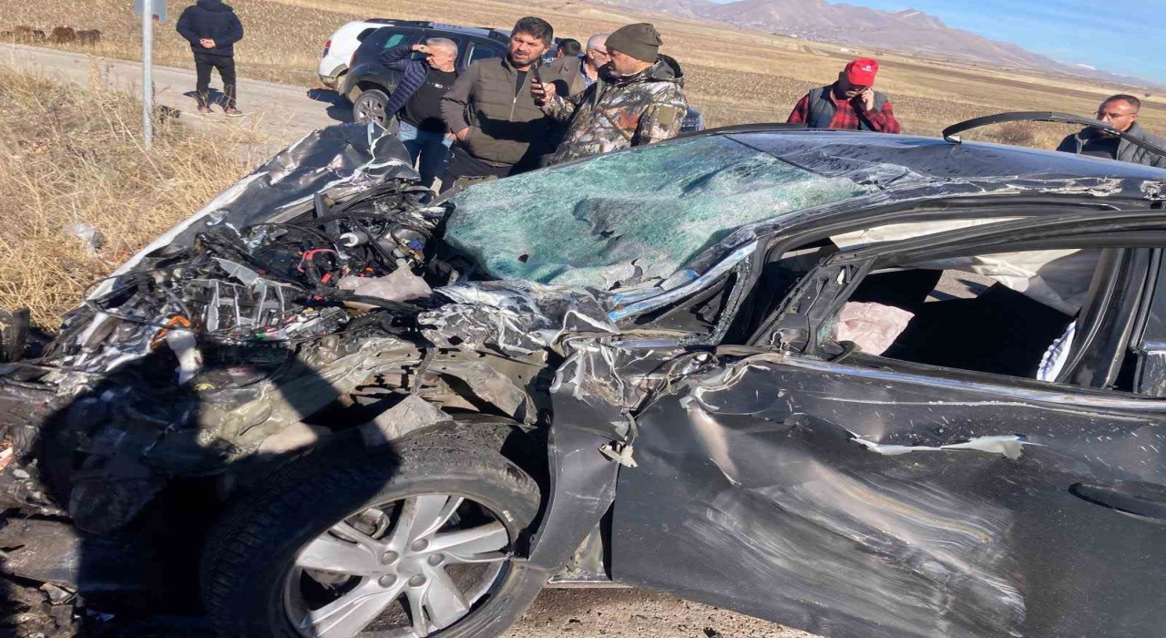 Aşkalede trafik kazası: 2 yaralı