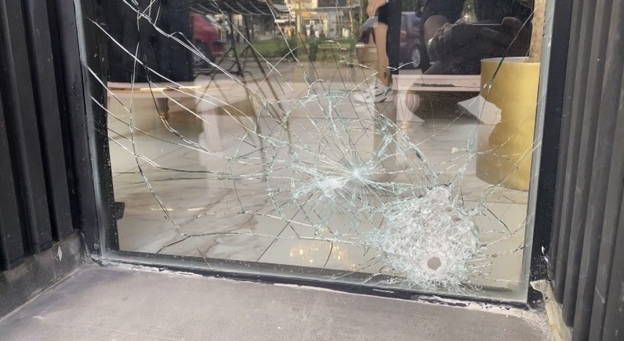 Ataşehirde güzellik merkezine motosikletli silahlı saldırı