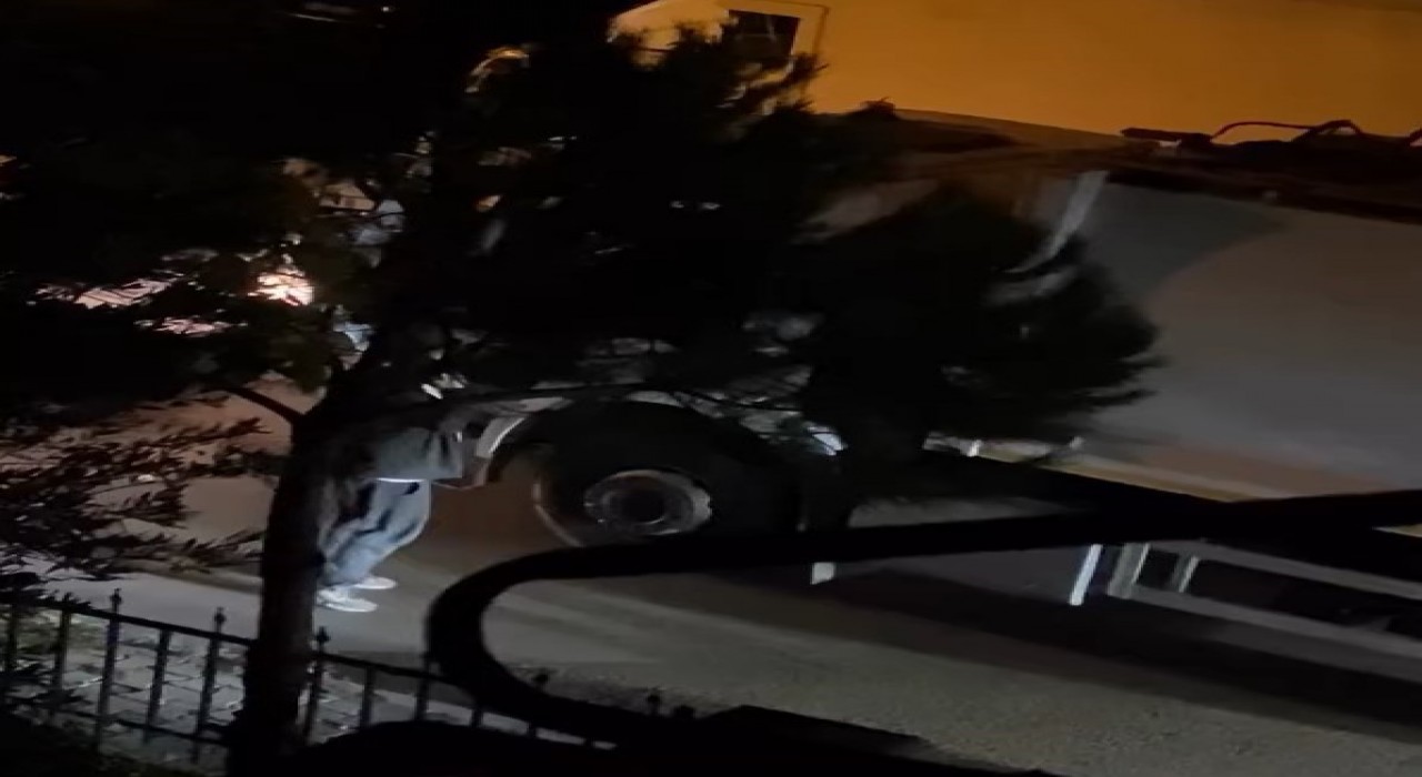Ataşehirde trafikte çöp kamyonu şoförüne levyeli saldırı kamerada