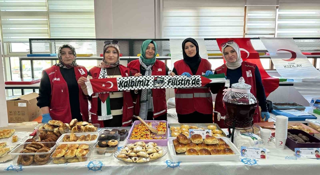 Atatürk Üniversitesi Özel Vakıf Okullarından Filistine destek