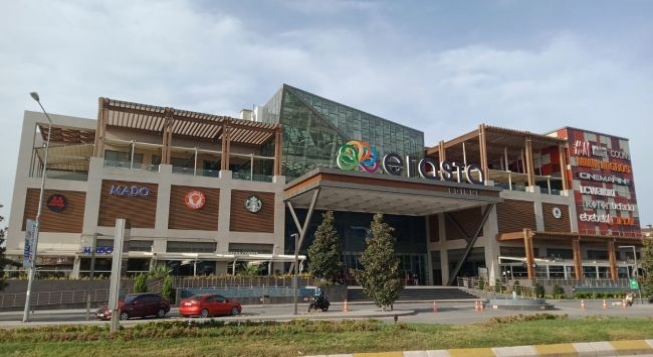 AVMnin bayan tuvaletinde cep telefonuyla görüntü alma olayı