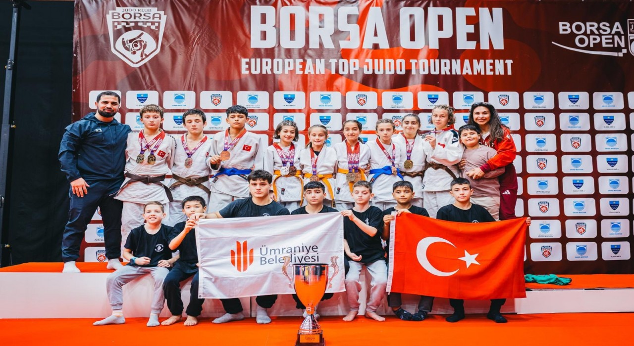 Avrupada zirveye adım: Ümraniye judoda kupayı kaldırdı