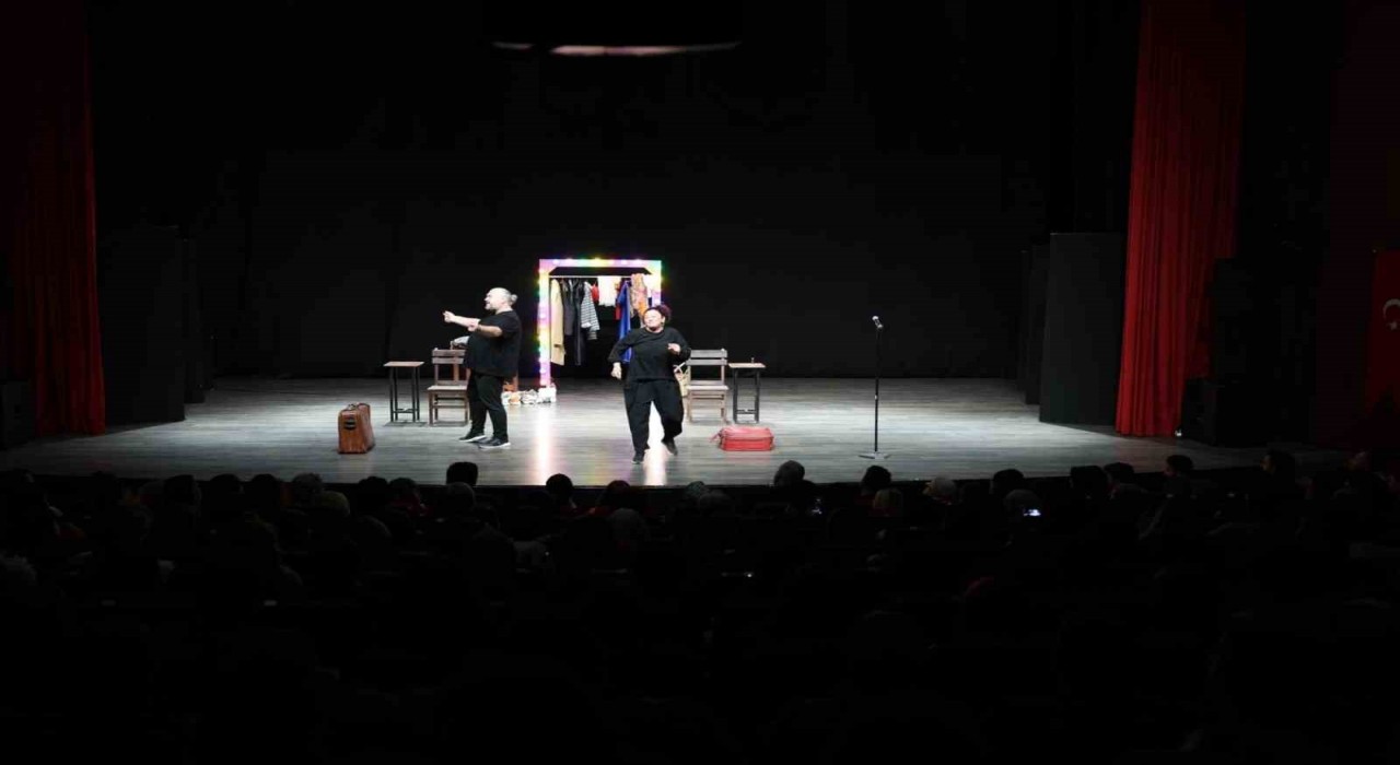 Aydın Büyükşehir Belediyesi Şehir Tiyatrolarında yeni sezon başladı