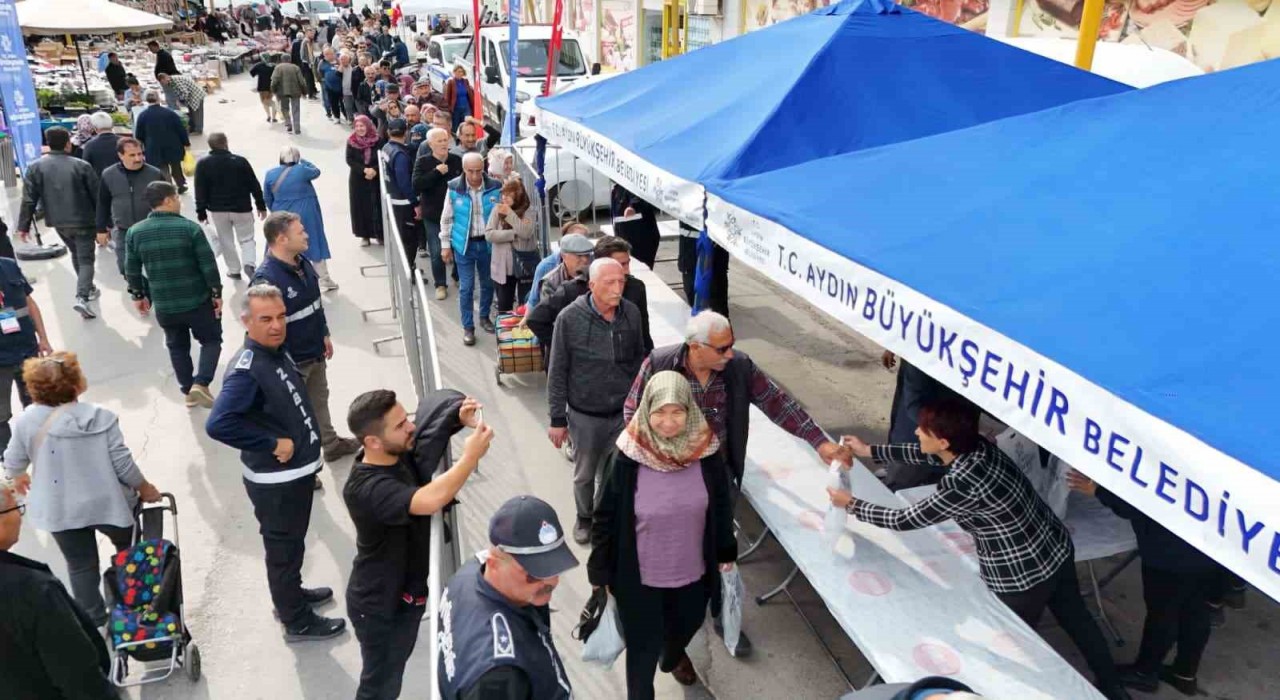 Aydın Büyükşehir, binlerce fideyi Sökeliler ile buluşturdu