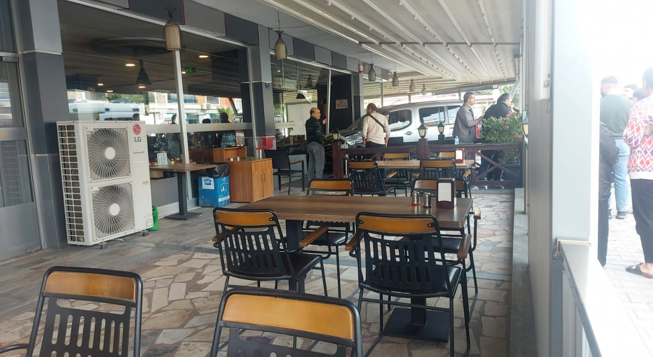 Aydında 15 yaşındaki sürücü iş yerine daldı: 1 yaralı