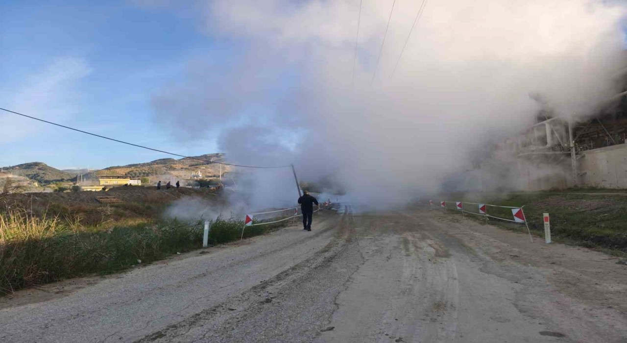 Aydında jeotermal iletim hattı patladı