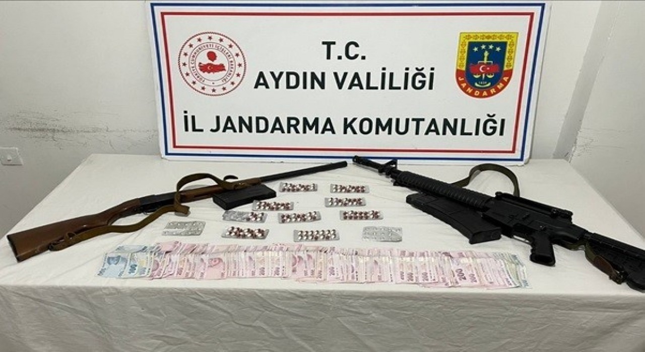 Aydındaki evden uyuşturucu ve silah çıktı