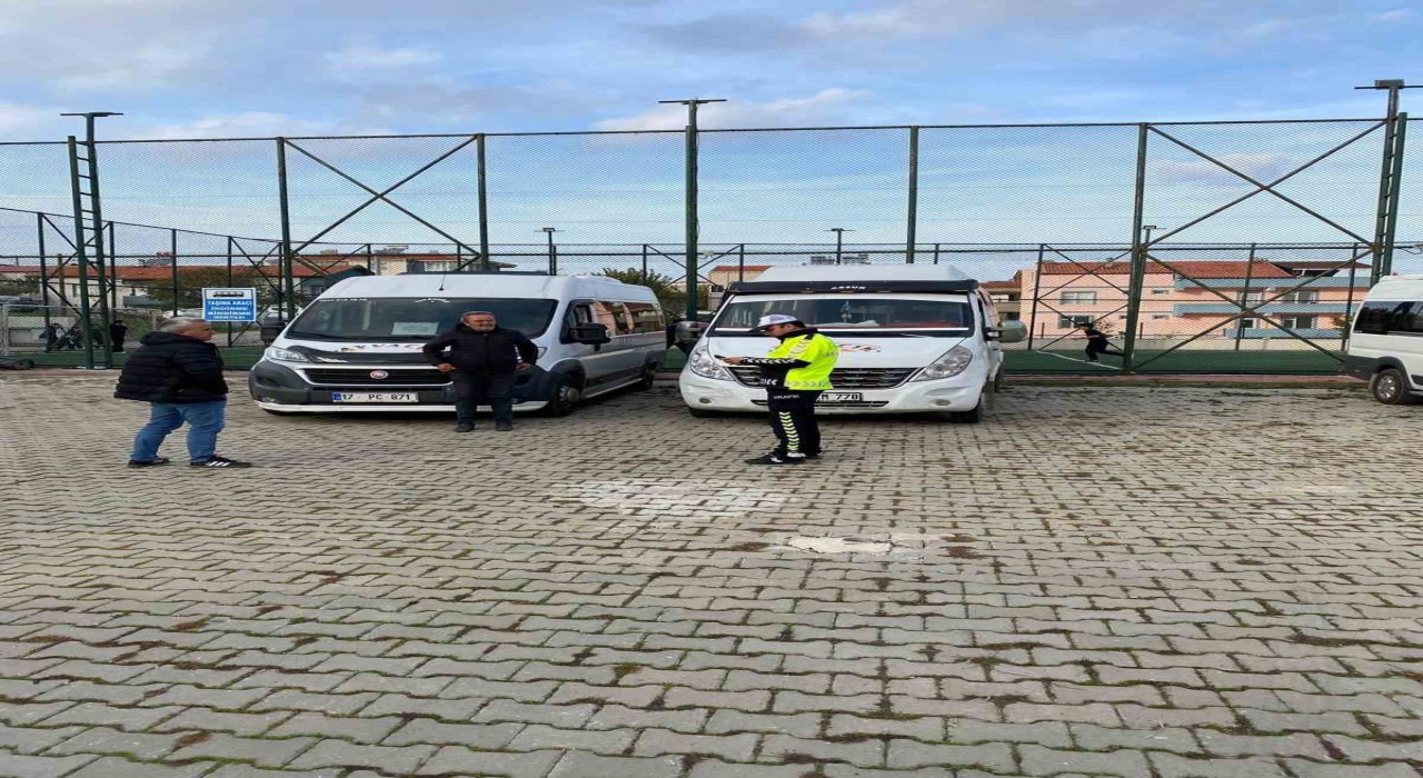 Ayvacıkta Okul Çevreleri ve Okul Servisleri Denetlendi