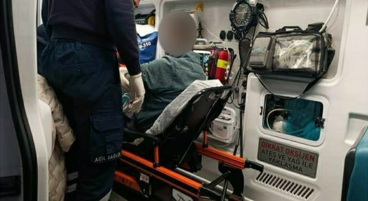 Ayvalık açıklarında rahatsızlanan şahıs sahil güvenlik tarafından tahliye edildi