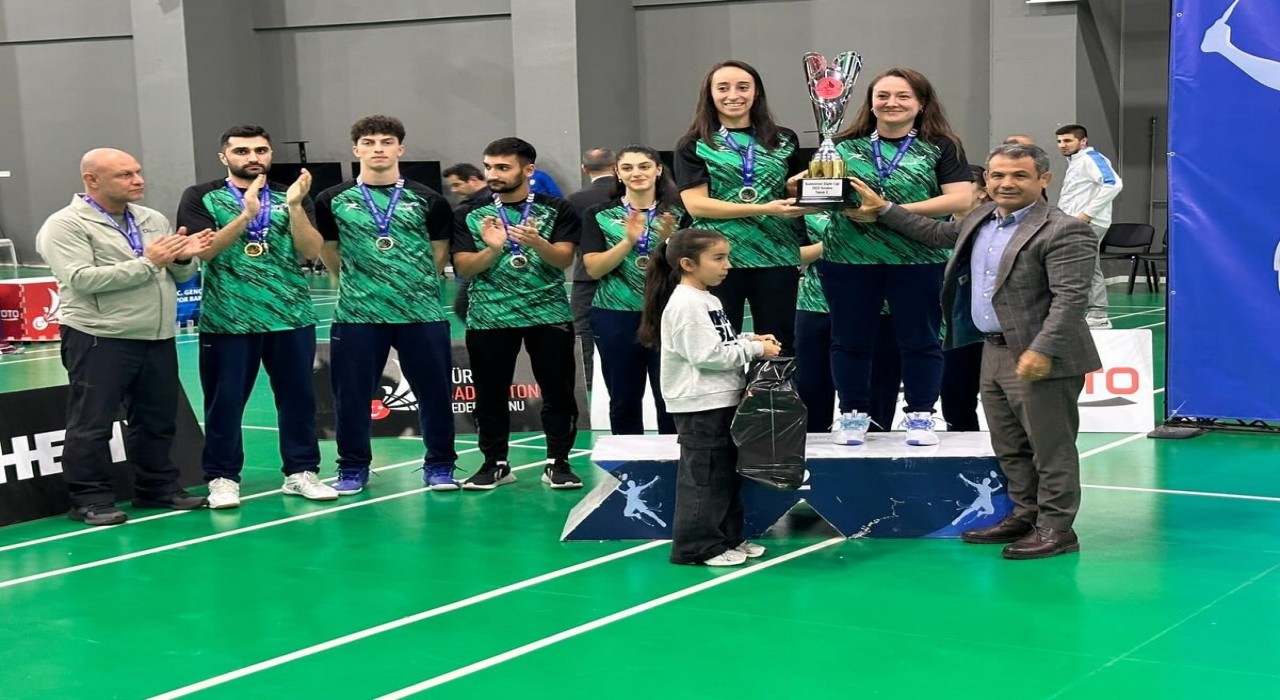 Badmintonda Erzincan Telekom Spor ikinci oldu
