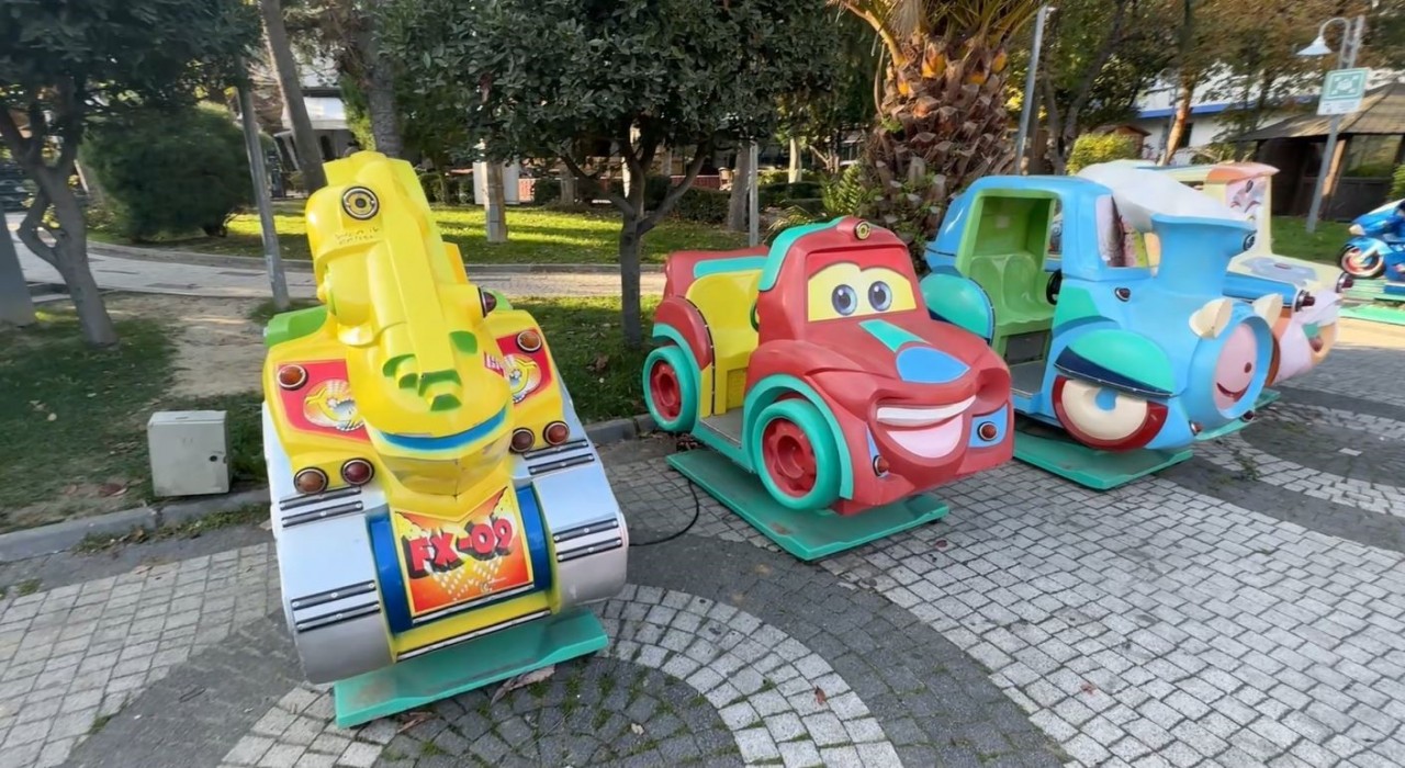 Bağcılarda Plevne Parkında oynayan 4 çocuk, elektrik akımına kapıldı