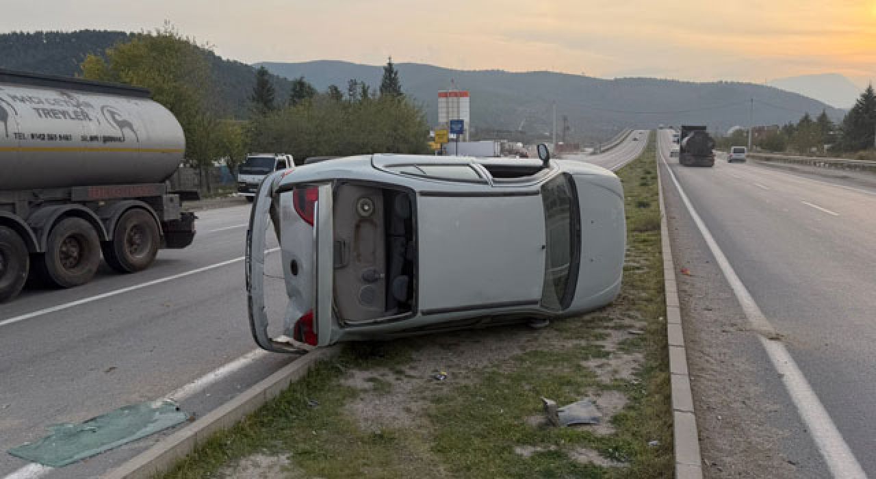 Bahçe İlçesinde Otomobil Takla Attı, 2 Kişi Yaralandı