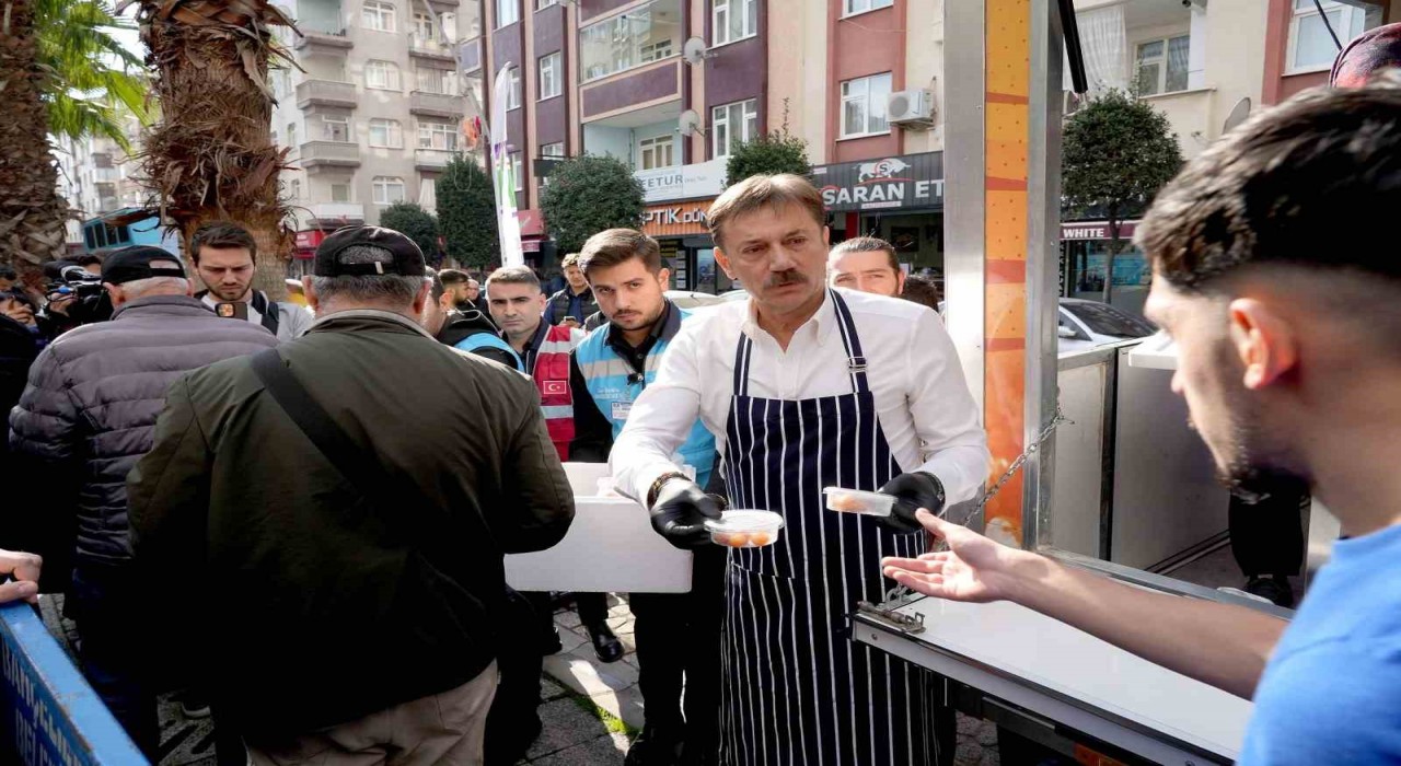 Bahçelievlerde şehitler için mevlit okutuldu, lokma dağıtıldı