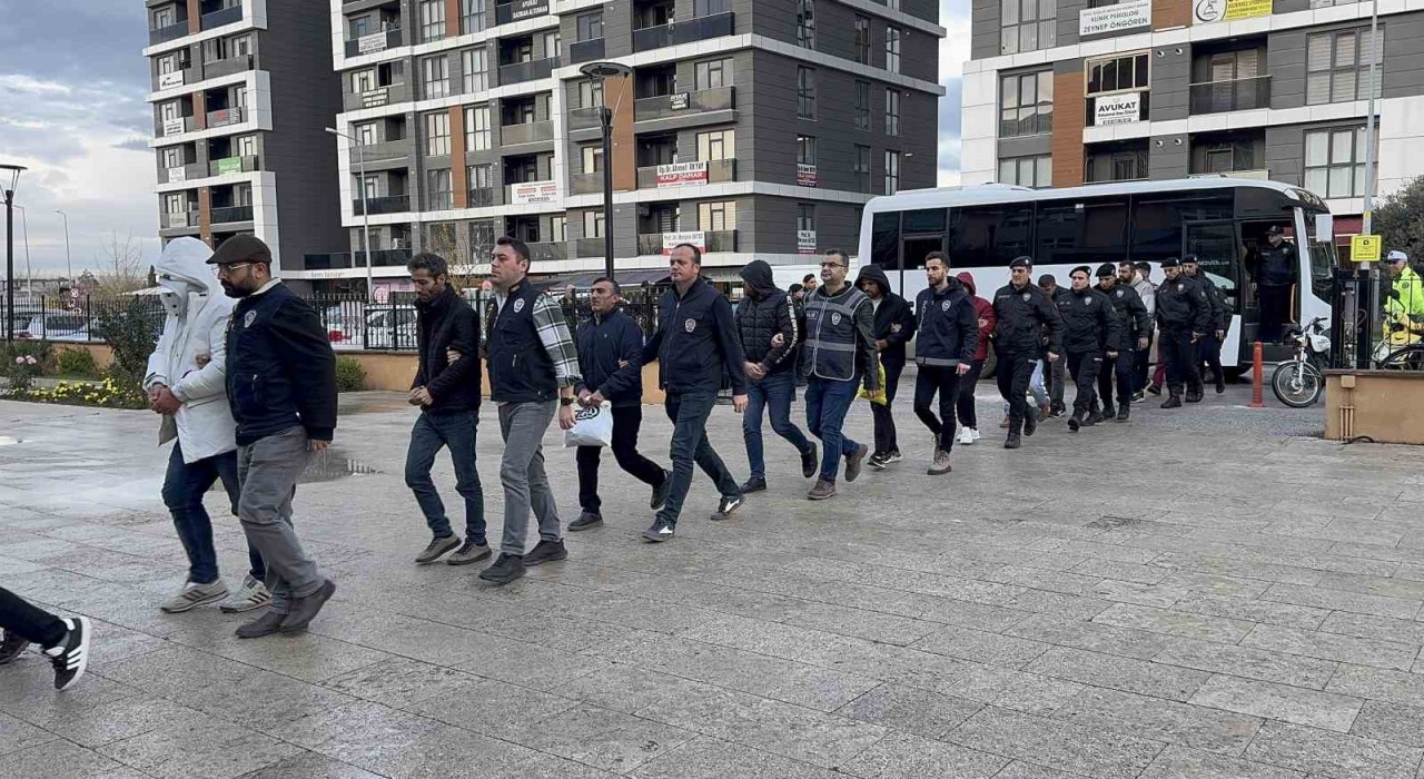Bahis operasyonunda gözaltına alınan 13 şüpheli adliyeye sevk edildi