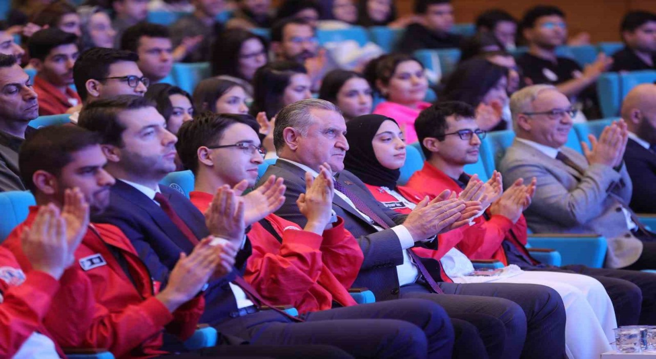 Bakan Bak: Milli Teknoloji Hamlesi gümbür gümbür geliyor