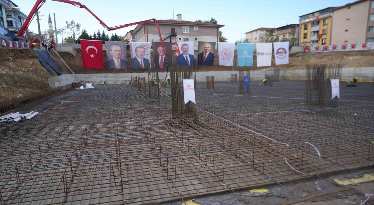 Bakan Bak: Türkiye şu anda spor tesisi devrimi yaşıyor