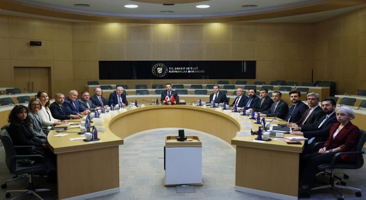 Bakan Bayraktar: Nükleer santrallerle ilgili dünyanın önde gelen şirketleri ile görüşmelerimizi sürdürüyoruz