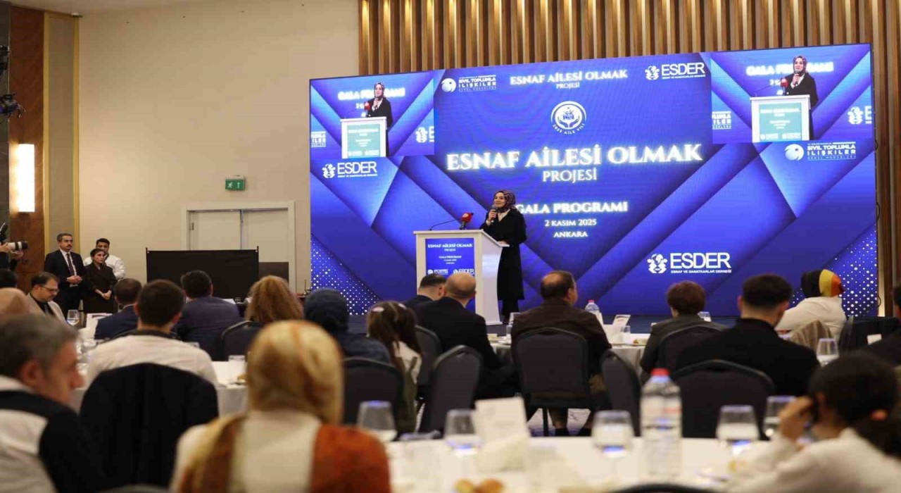 Bakan Göktaş Esnaf Ailesi Olmak projesinin galasına katıldı