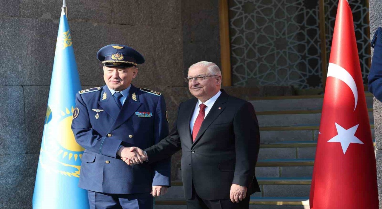 Bakan Güler, Kazakistanın Savunma Bakanı Dauren Kosanov ile görüştü