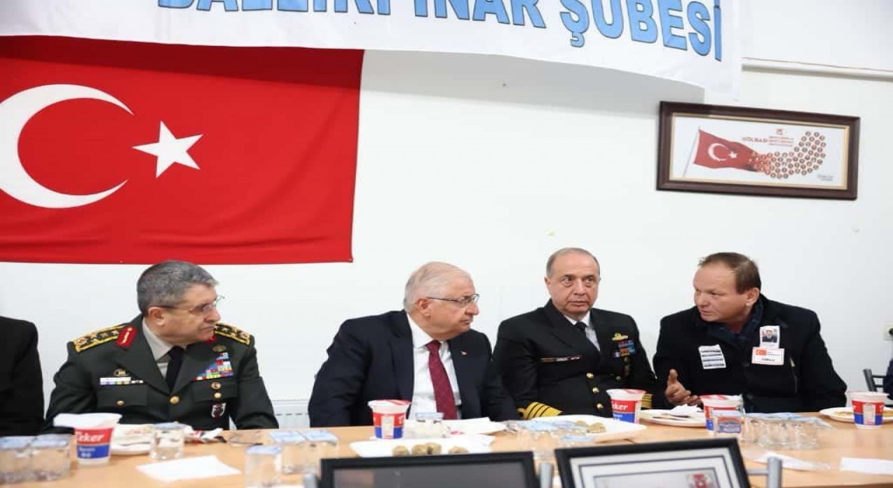 Bakan Gülerden şehit ailelerine ziyaret