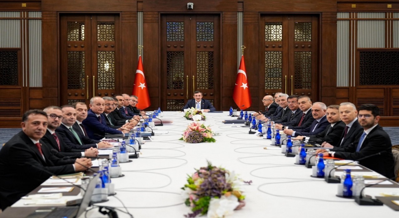 Bakan Işıkhan: Sürdürülebilir büyümeyi hedefleyen ekonomi programımızı kararlılıkla uygulamaya devam edeceğiz