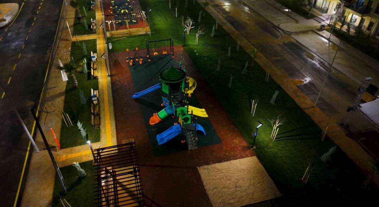 Bakan Kurum: Küllerinden doğan Hatayımız yine ışıl ışıl