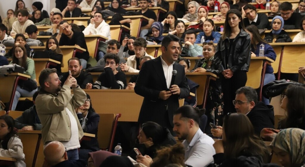 Bakan Yardımcısı Boyraz, öğrencilere Türkiye Yüzyılında Ulaştırma Vizyonunu anlattı