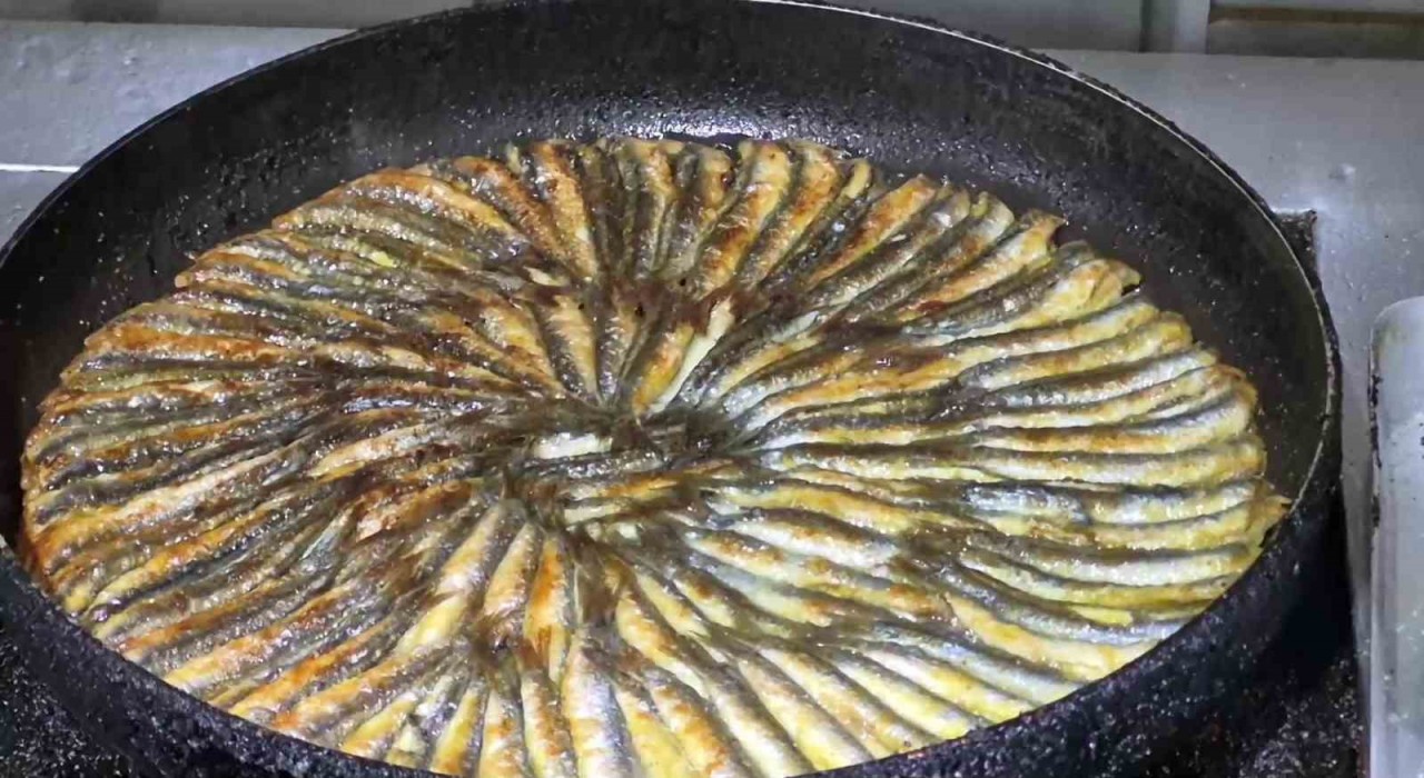 Balık ustasından lezzetli hamsi pişirmenin püf noktaları