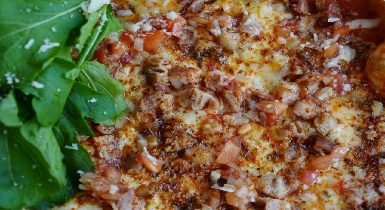 Balıkesirden dünyaya yeni lezzet: Kokoreçli pizza