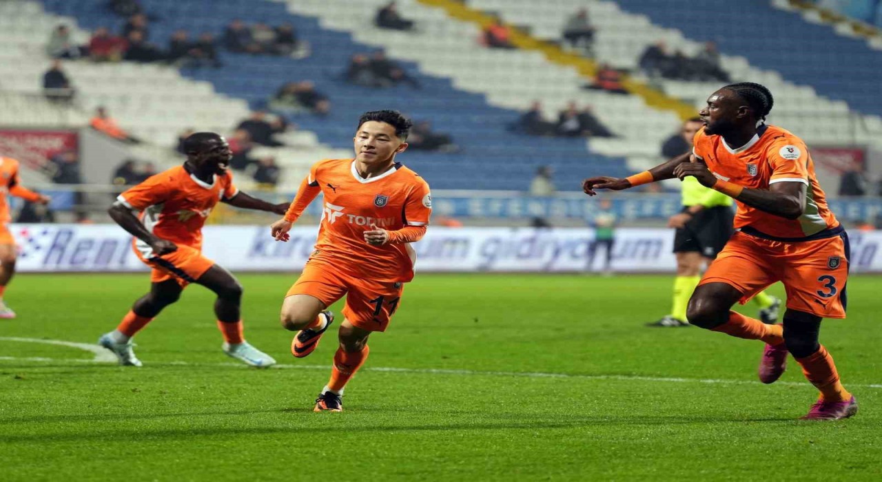 Başakşehirde Jerome Opoku, Fenerbahçe maçında yok