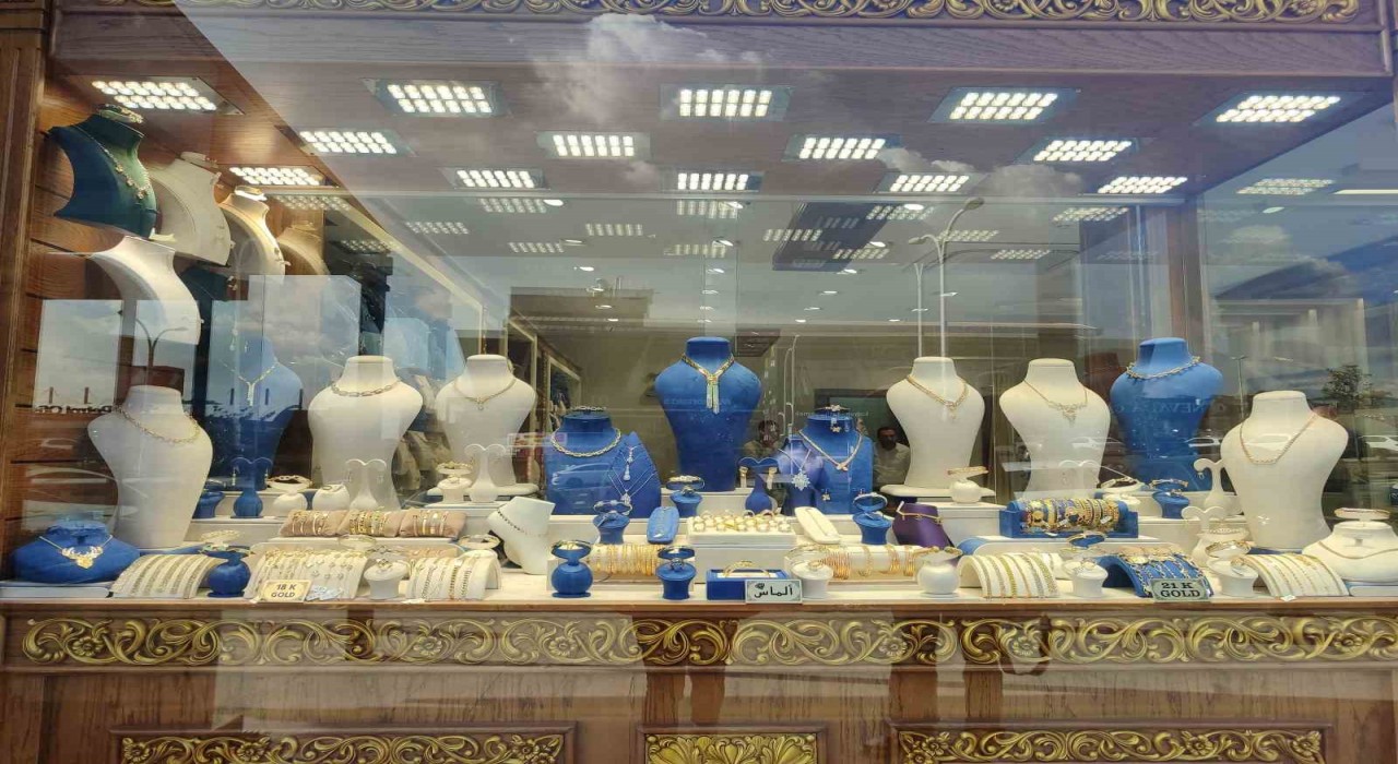 Başakşehirde kuyumcu soygunu güvenlik personelinin dikkati sayesinde 63 saniyede önlendi