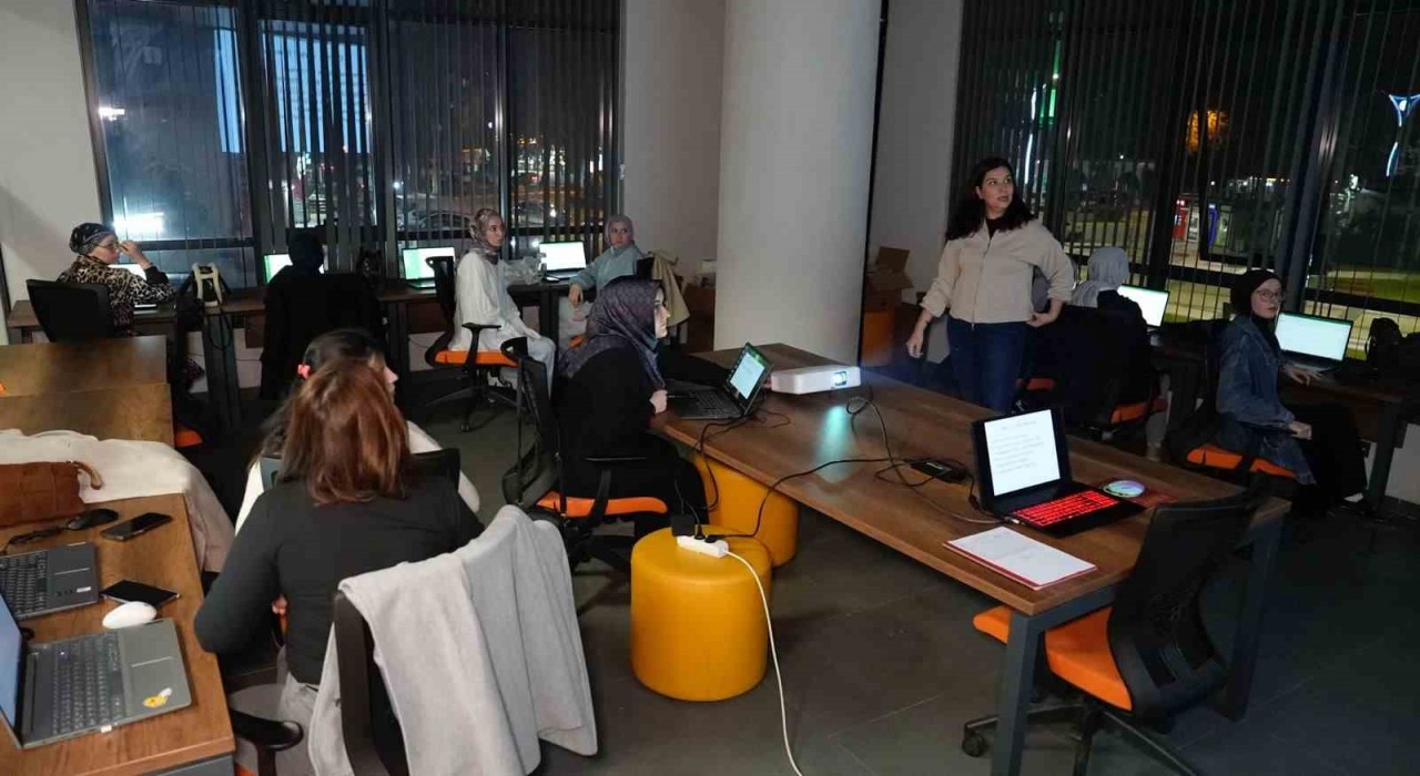 Başiskeledeki Türkiye Yüzyılı Gençlik Merkezi eğitim yuvası oldu