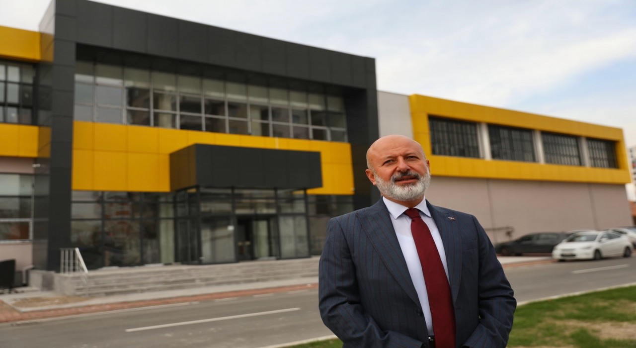 Başkan Çolakbayrakdar: Sosyal tesislerle hemşehrilerimizin hayatına değer katıyoruz