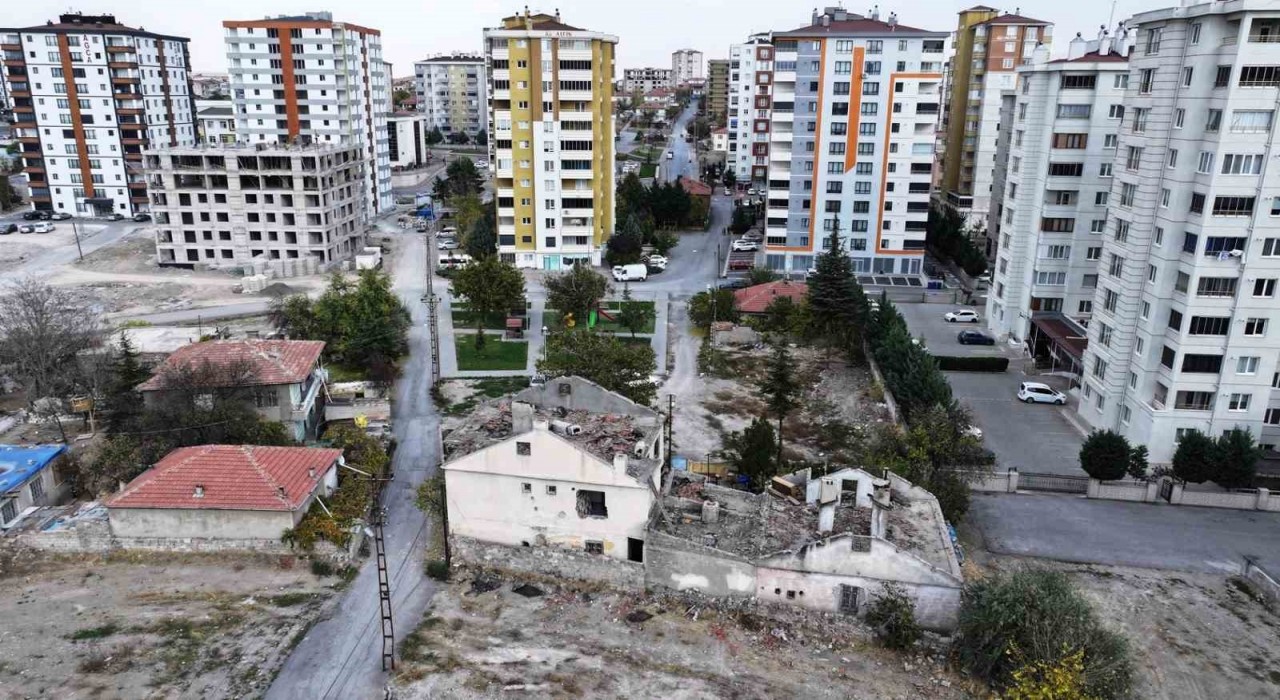 Başkan Çolakbayrakdar: Uğurevlerde geleceğin modern mahallesini inşa ediyoruz