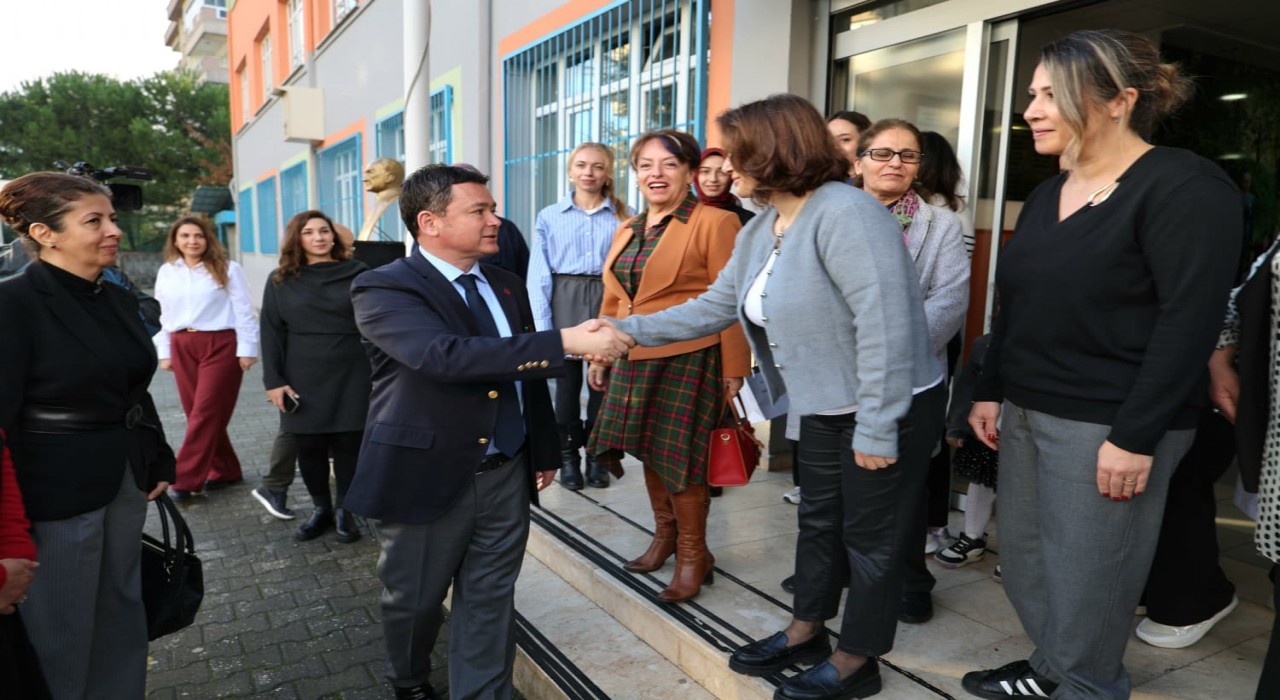 Başkan Erkan Aydından Öğretmenler Gününde anlamlı ziyaretler