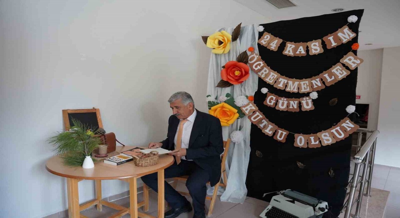 Başkan Hallaçtan Öğretmenler Günü mesajı