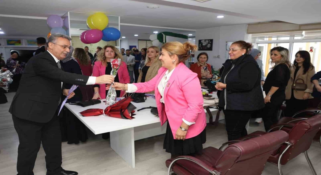 Başkan Kurnazdan öğretmenlere anlamlı jest: Geleceğimizi şekillendiriyorsunuz