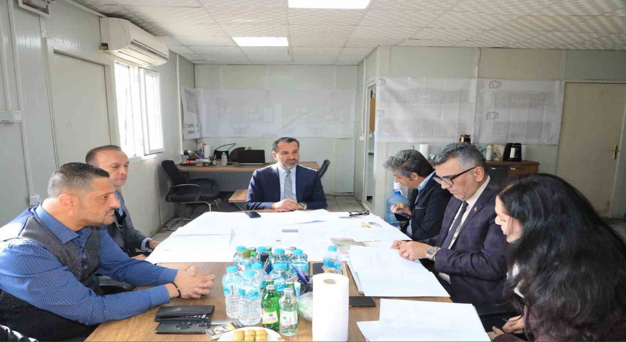 Başkan Şerifoğulları, tarihi öğretmenevinde çalışmaları inceledi