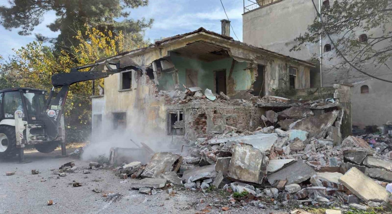 Başkan Türkel: Kaçak yapılaşmaya ve metruk yapılara geçit vermeyeceğiz