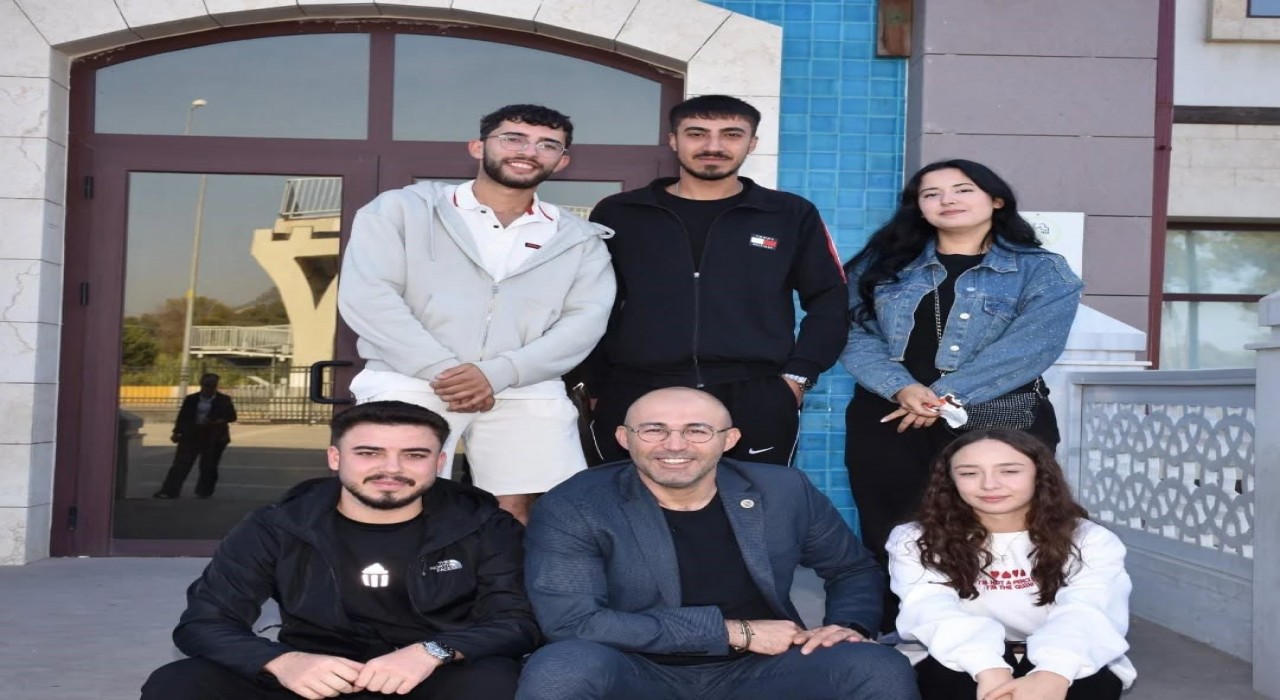 Başkan Zencirci: Gençlerimizin sesine kulak veriyoruz