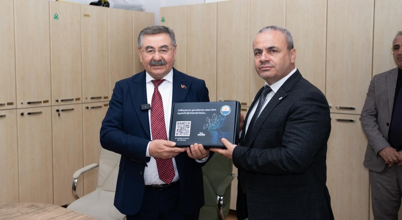 Başkanı Odabaşı, Öğretmenler Gününde eğitim camiasıyla buluştu