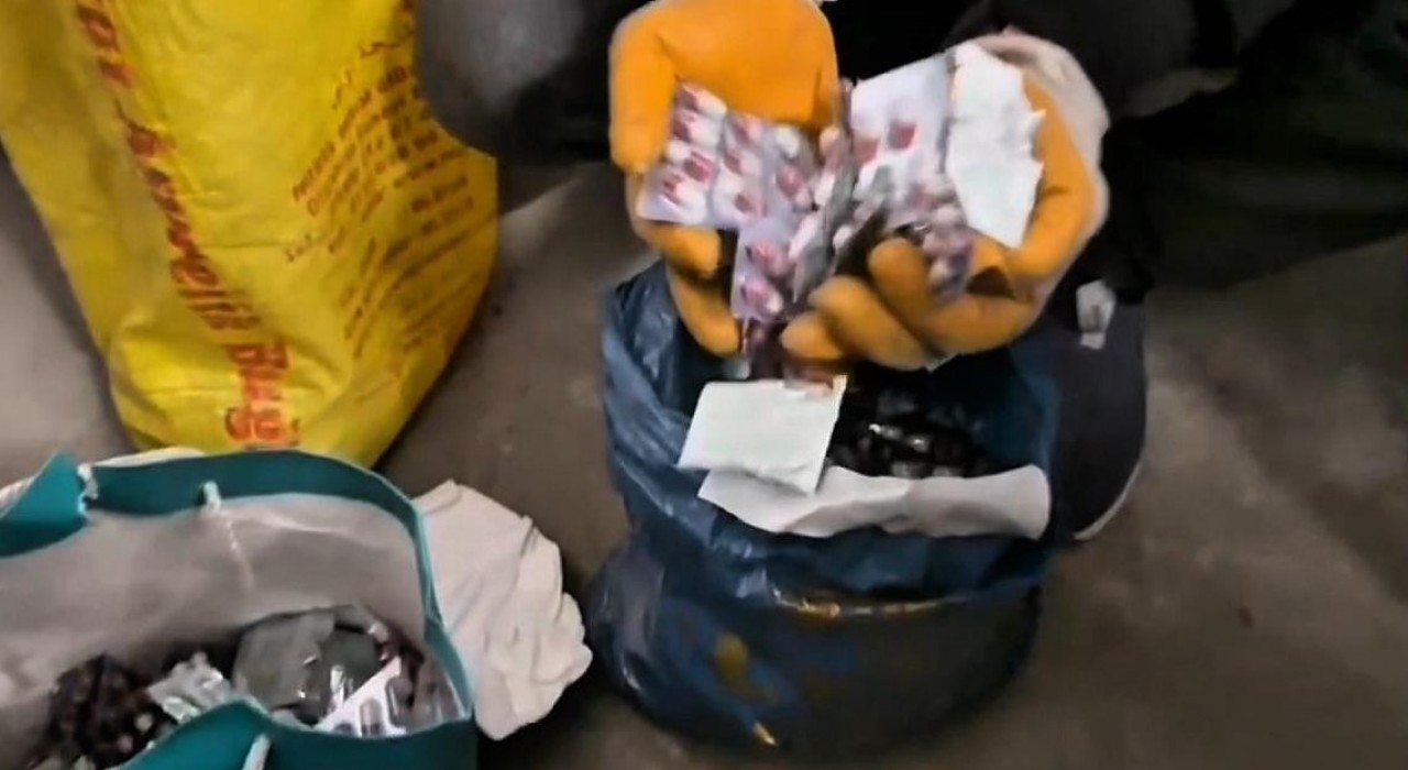 Batmanda oto lastiklerinin içinde yüzlerce uyuşturucu hap ele geçirildi