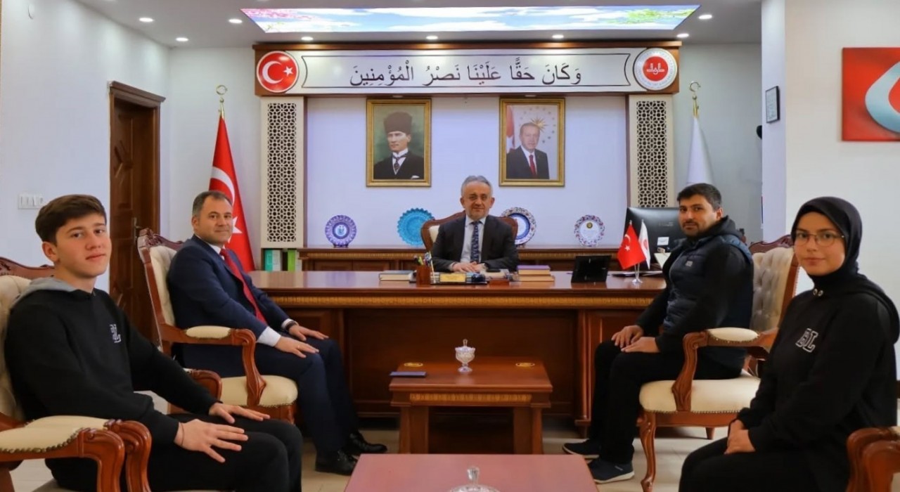 Bayburt Lisesi öğrencilerinden Filistine destek