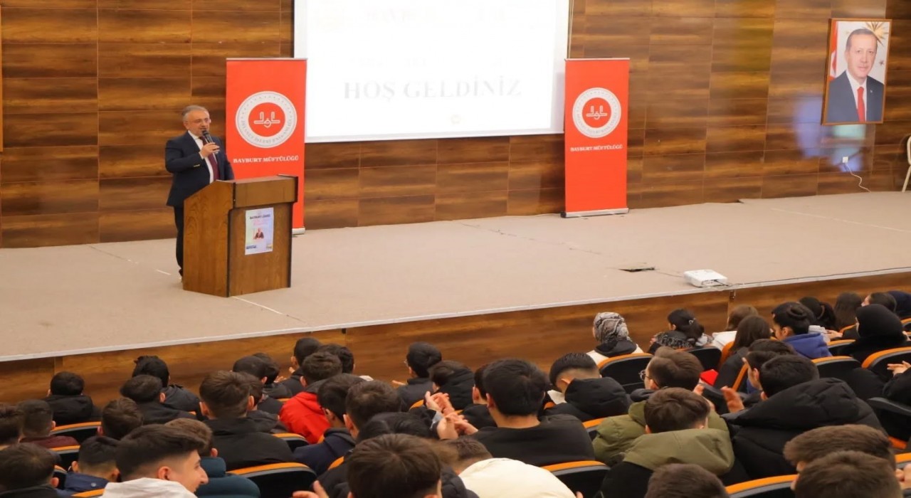 Bayburtta lise öğrencilerine ‘Gençlik ve Sorumluluk Bilinci konferansı verildi