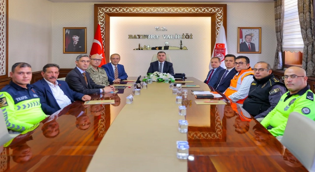 Bayburtta trafik düzeni ve levha sadeleştirme çalışmaları görüşüldü