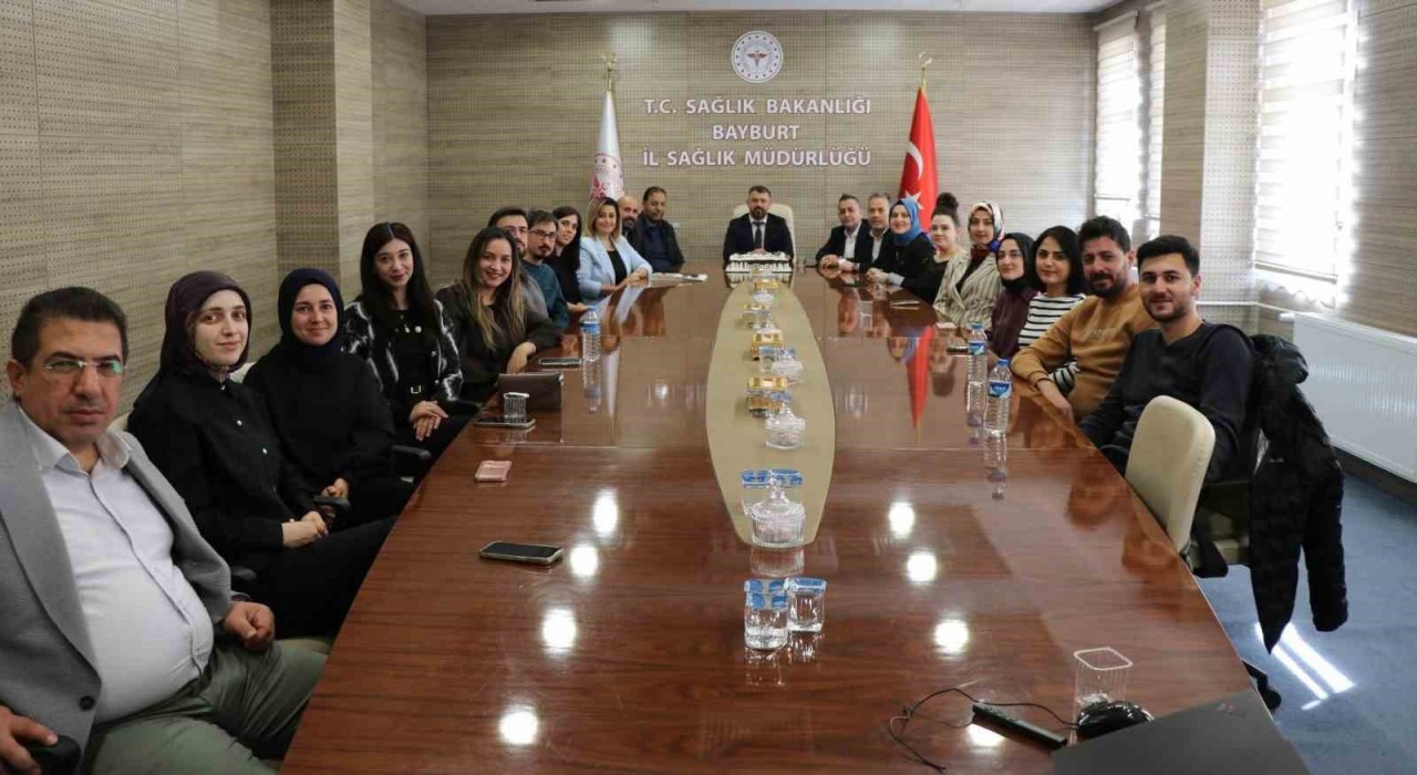 Bayburtta üstün başarı gösteren diş hekimlerine teşekkür belgesi verildi