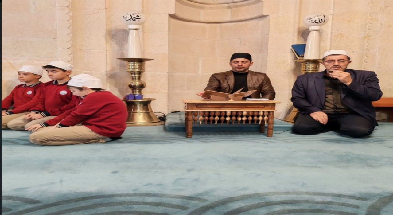 Bayburtta vefat eden öğretmenler için Ulu Camiide mevlit okundu