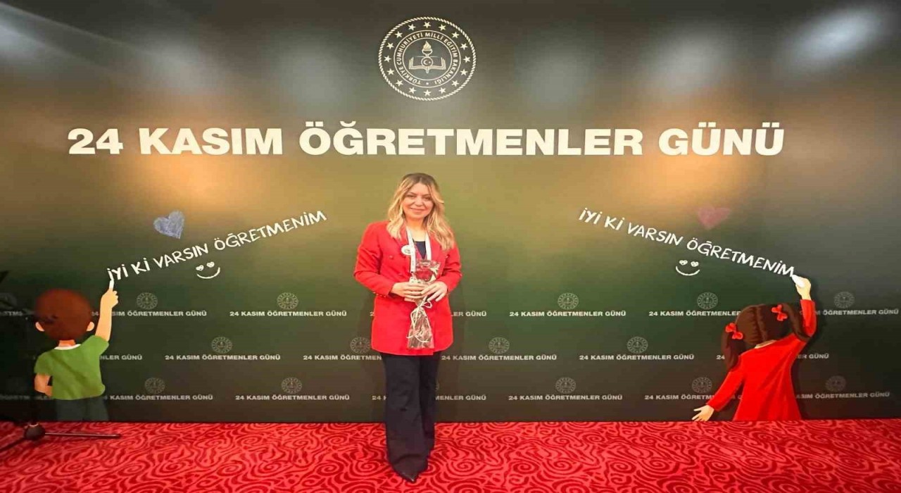 Bayburtta yılın öğretmeni Mevhibe Kübra Hançer seçildi
