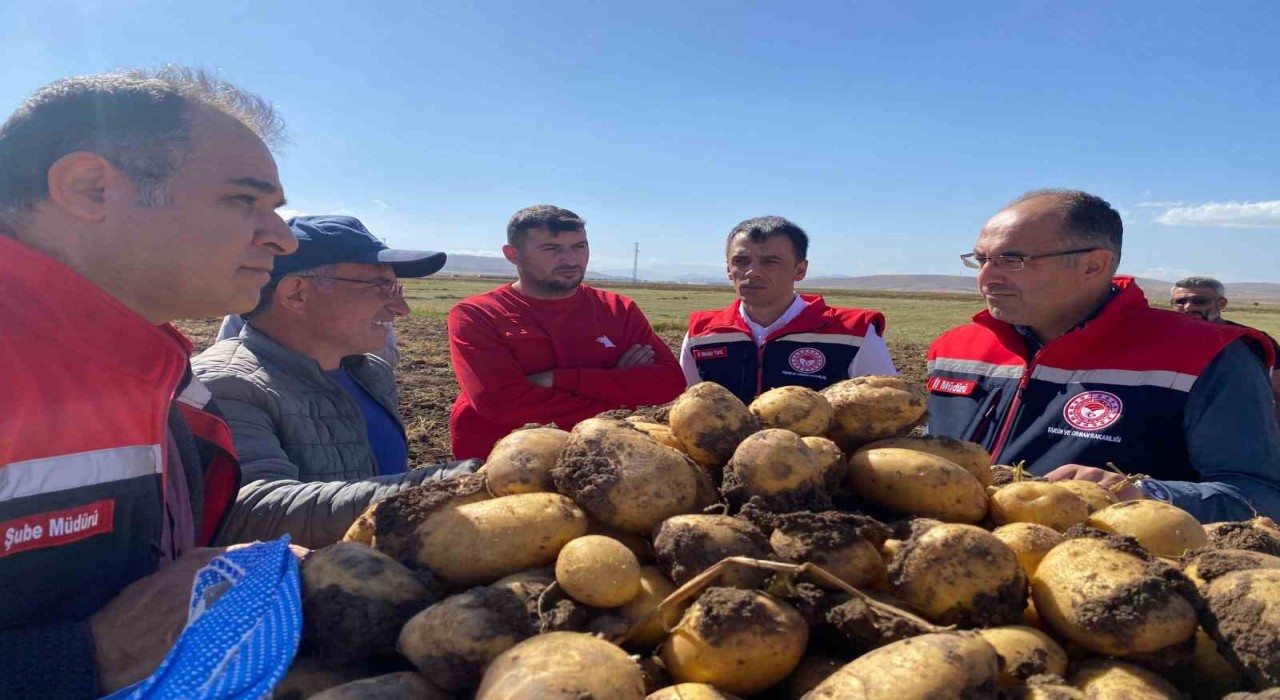 Bayburtun köylerindeki üreticilere tarımsal bilgilendirme